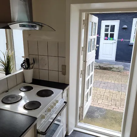 펜션 Skraedderens Hus 아센스