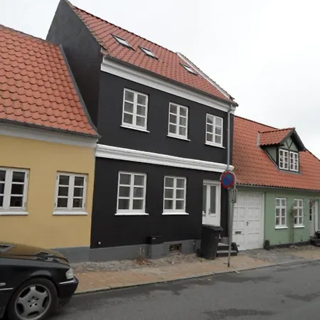 Skraedderens Hus * 아센스